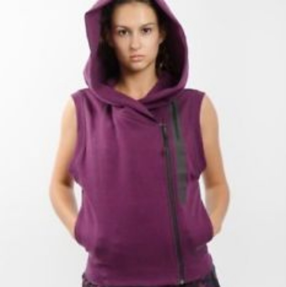 NWT Nike Tech Fleece Vest Size M Mulberry Purple